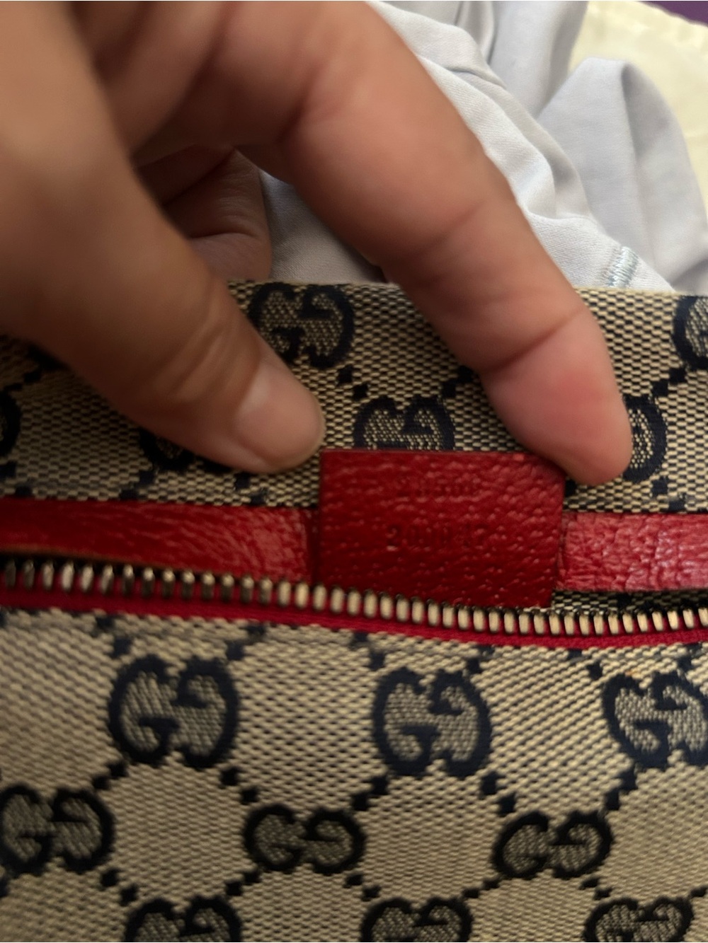 Authentic Gucci Navy Belt Bag with Red Leather Trim - Picture 3 of 11